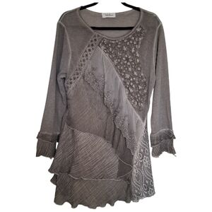 ​Simply Couture Grey Mixed Media Lace Ruffle Tunic Top